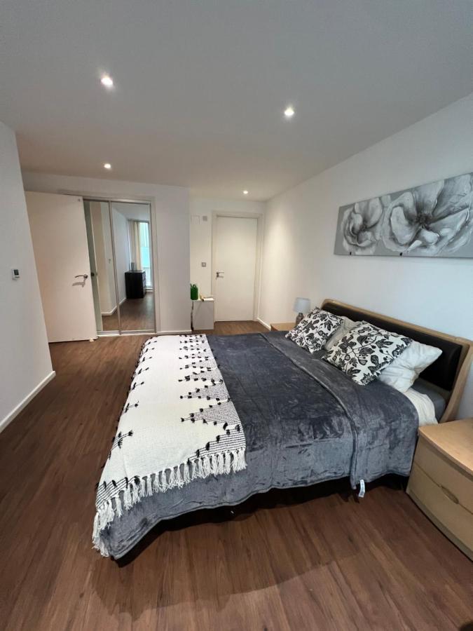 Royal Victoria Flat2 Appartamento Londra Esterno foto